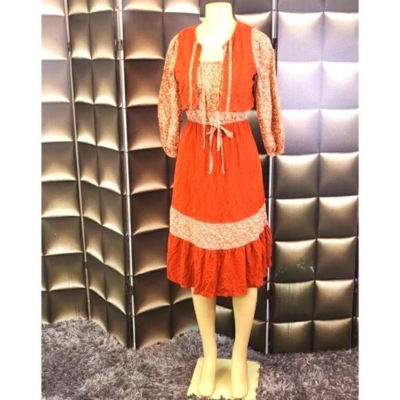 Vintage 2 pc flowery dress Dresses & Skirts - Vintage 2 pc flowery dress